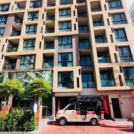 Ramada By Wyndham Bangkok Ten Ekamai Residences מראה חיצוני תמונה
