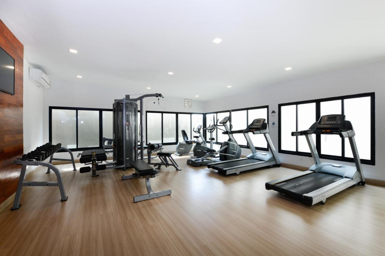 Ramada By Wyndham Bangkok Ten Ekamai Residences מראה חיצוני תמונה