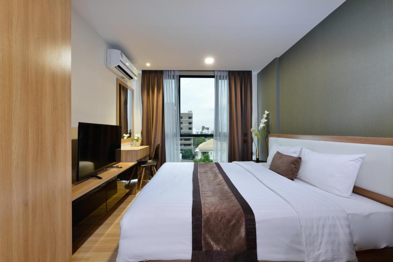 Ramada By Wyndham Bangkok Ten Ekamai Residences מראה חיצוני תמונה