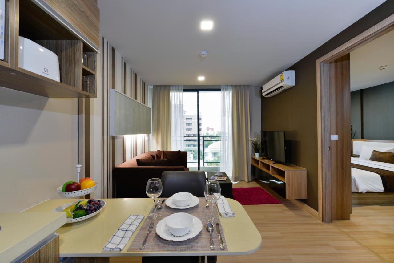 Ramada By Wyndham Bangkok Ten Ekamai Residences מראה חיצוני תמונה
