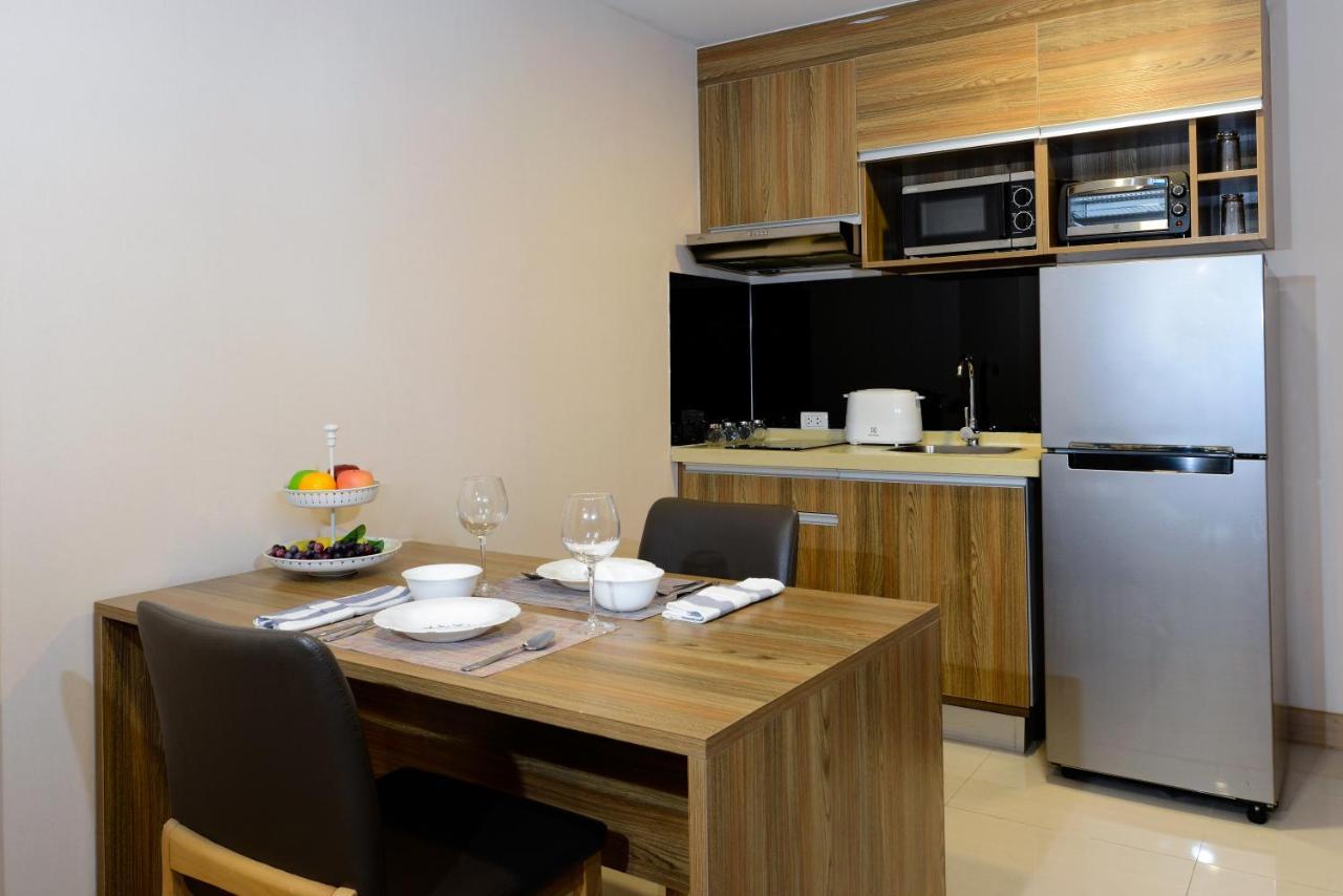 Ramada By Wyndham Bangkok Ten Ekamai Residences מראה חיצוני תמונה