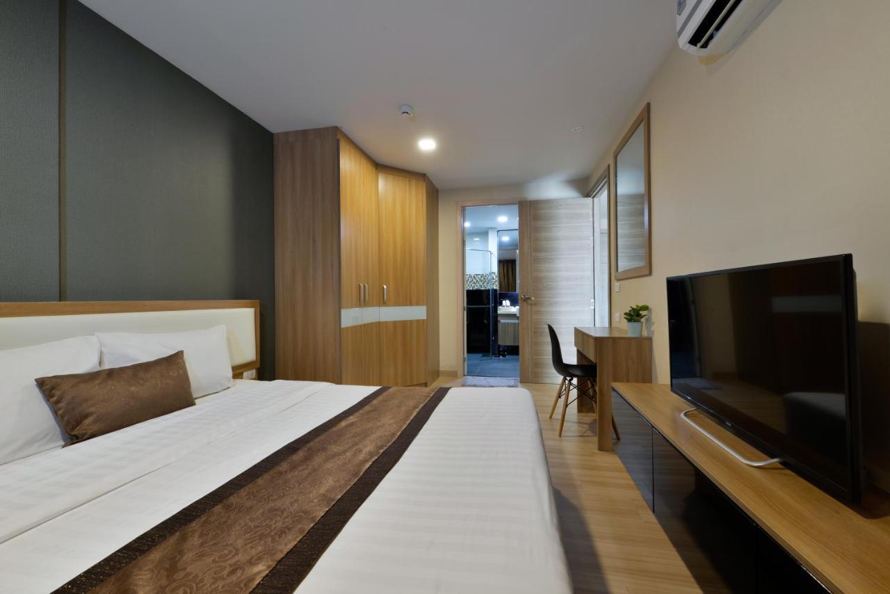 Ramada By Wyndham Bangkok Ten Ekamai Residences מראה חיצוני תמונה