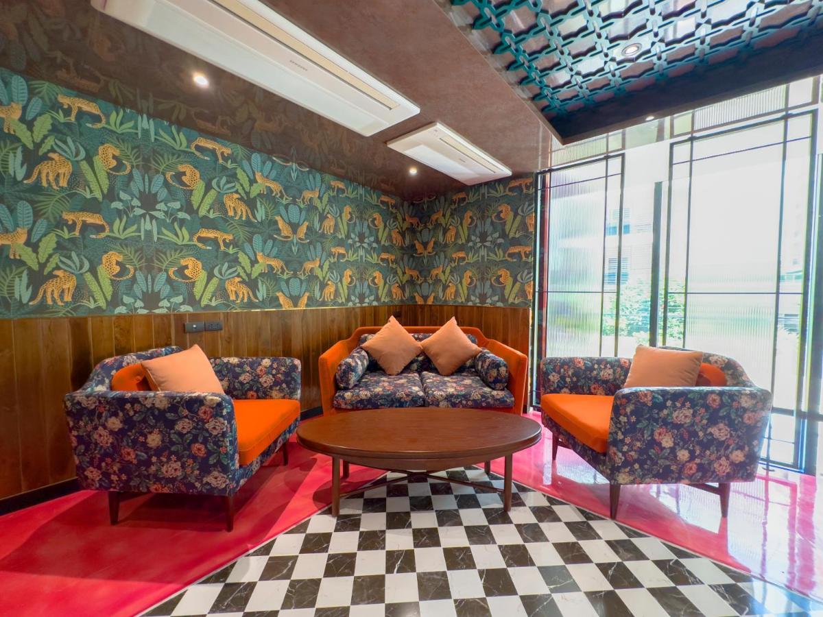 Ramada By Wyndham Bangkok Ten Ekamai Residences מראה חיצוני תמונה