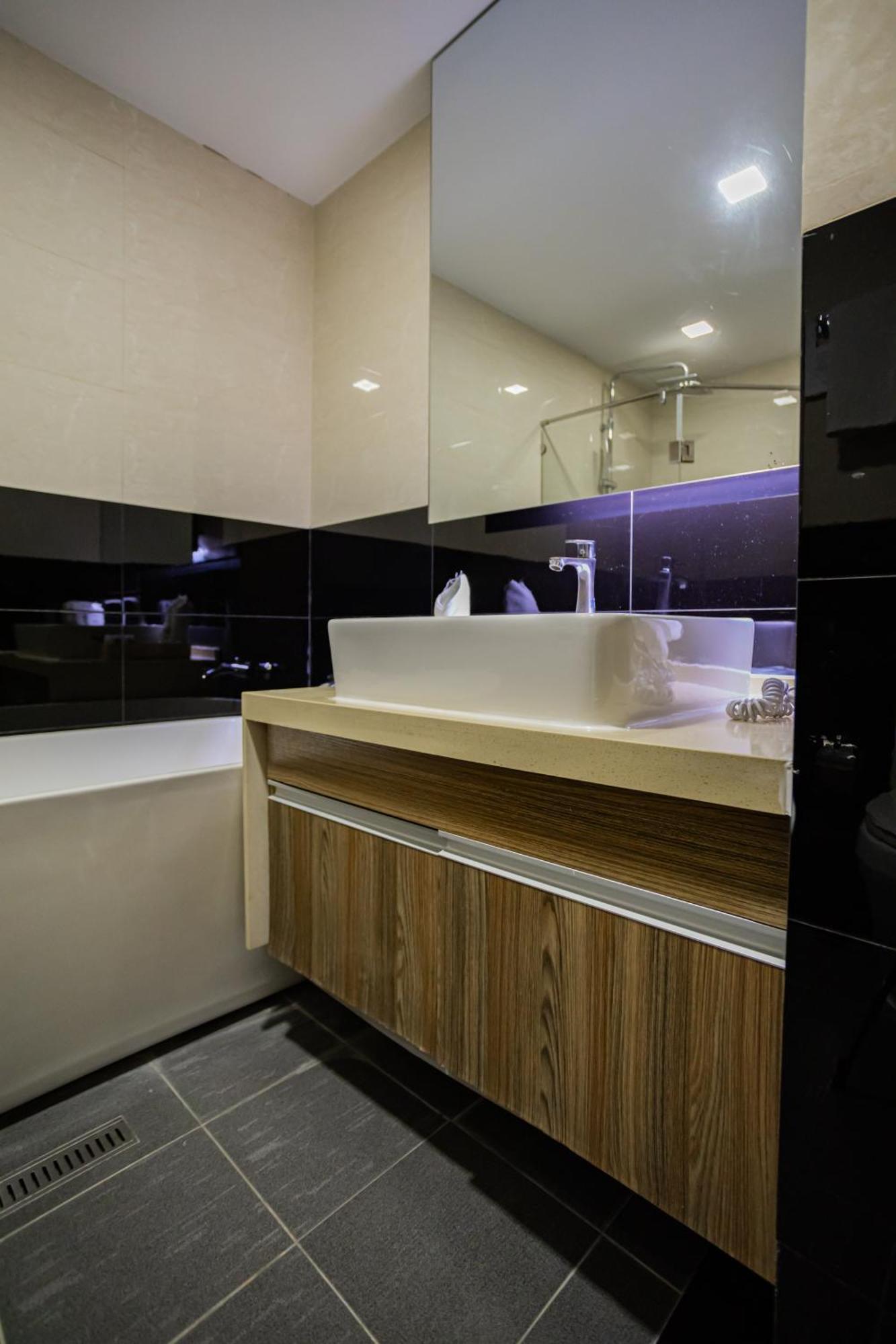 Ramada By Wyndham Bangkok Ten Ekamai Residences מראה חיצוני תמונה